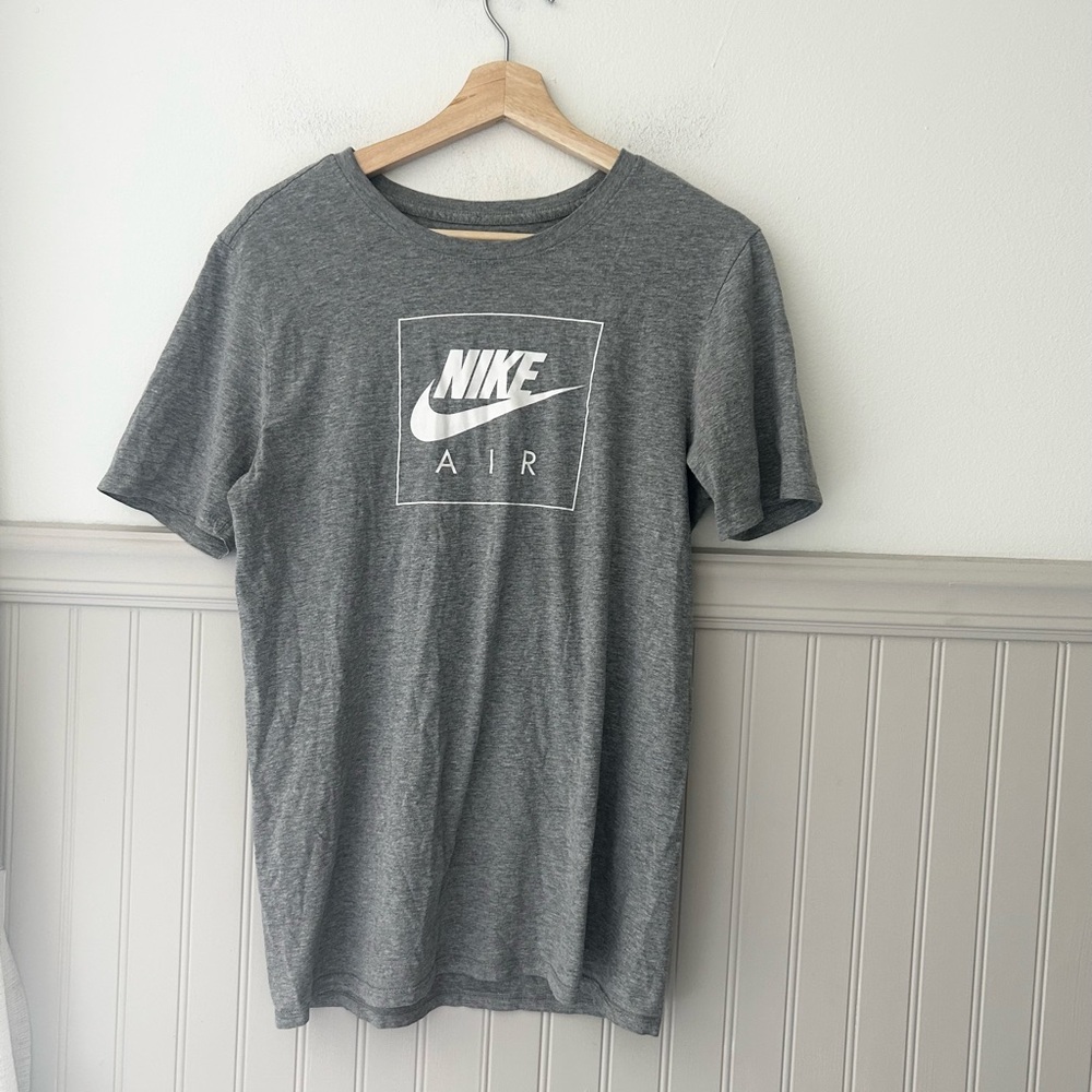 Nike Air Men’s Small Gray Graphic Tee Short Sleeve Logo Shirt